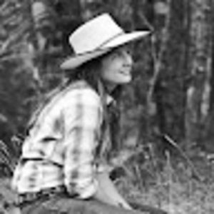 Meet your Posher, Carine